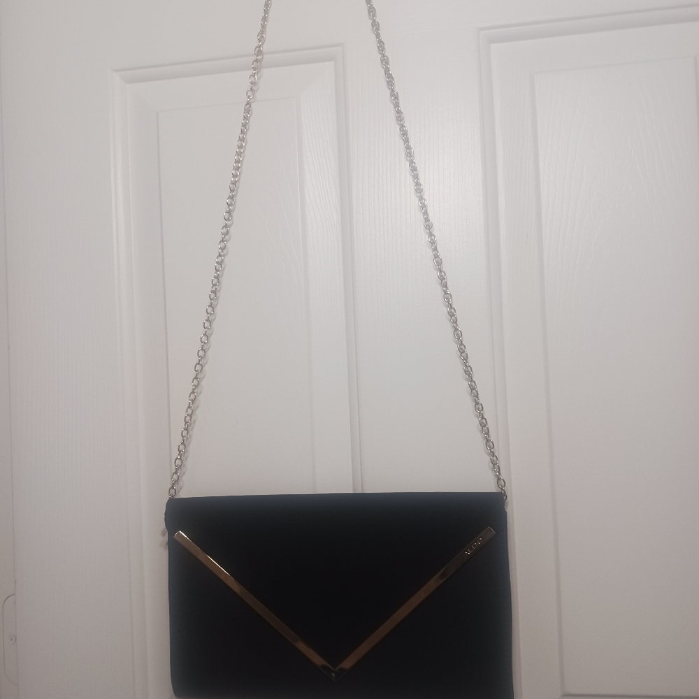 Crossbody - Picture 8 of 9